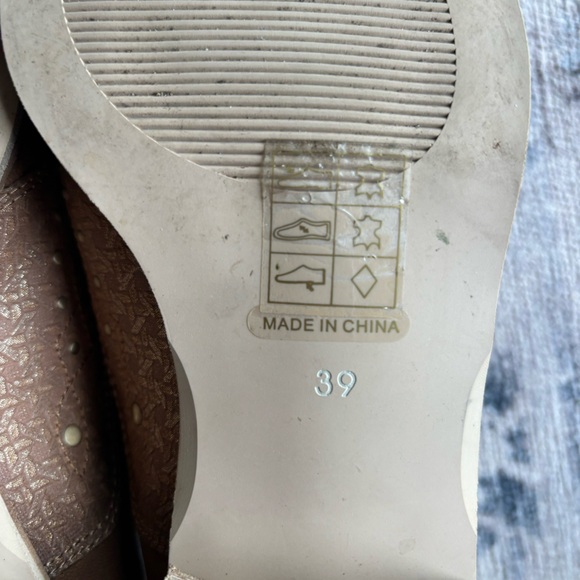 Sundance Brown Leather Flats - Picture 12 of 13